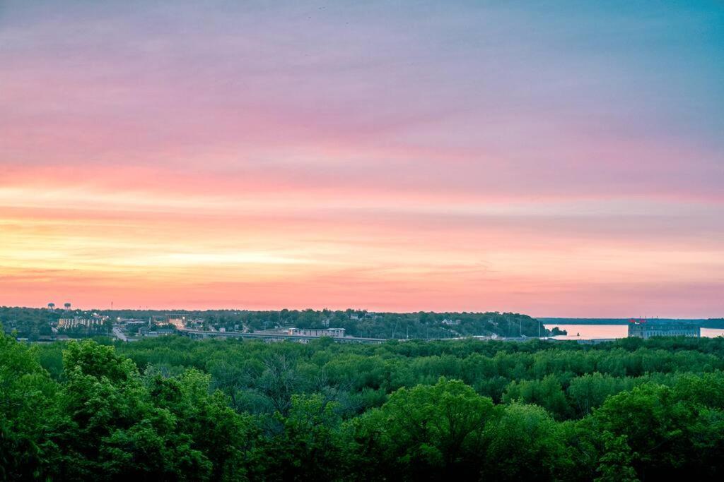 Finn'S Hideaway -Modern Family River Home Keokuk Exteriér fotografie
